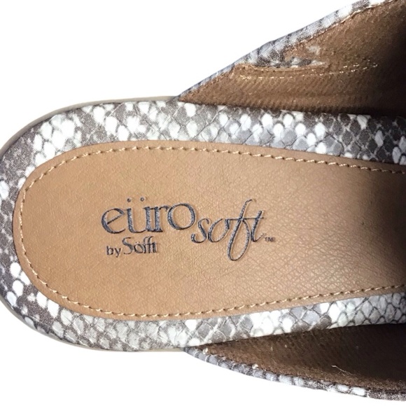 Söfft Slip-on Shoes - Picture 7 of 8